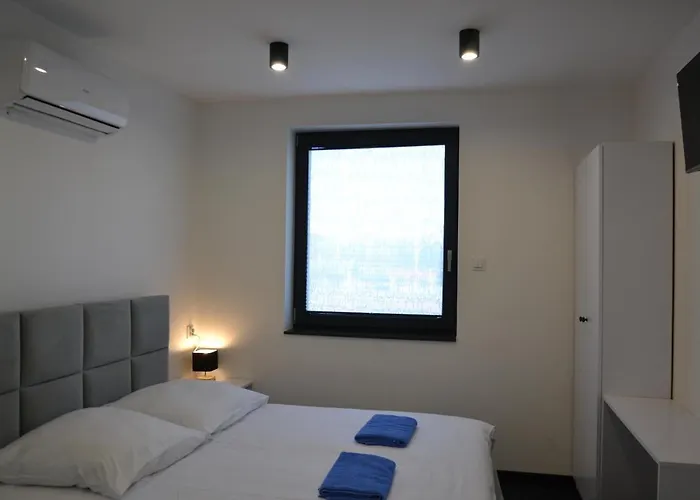 Halinton Aparthotel 4*