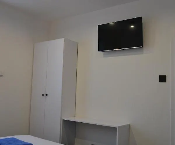 Halinton Aparthotel 4*